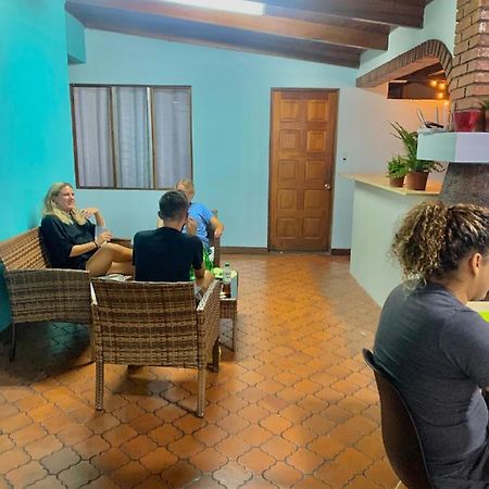 Global House Cr Hostel Backpackers Alajuela Habitacion Compartida 2 Camas Por Habitacion Exteriör bild